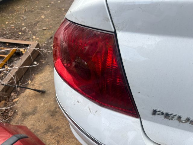 bontott PEUGEOT 407 Bal Hátsó Lámpa