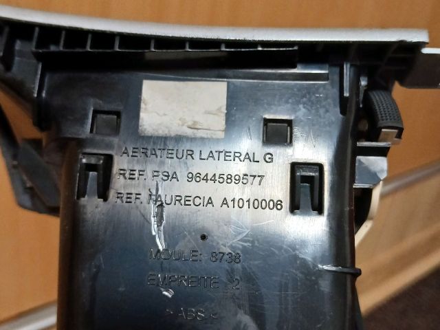 bontott PEUGEOT 407 Bal Szellőző