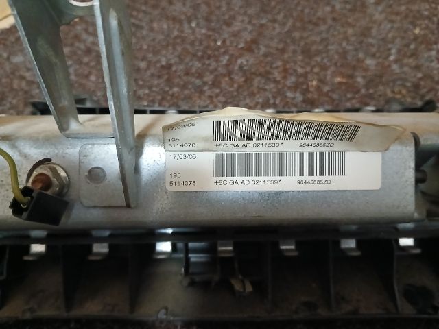 bontott PEUGEOT 407 Bal Térdlégzsák