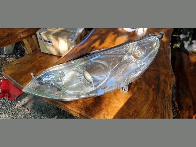 bontott PEUGEOT 407 Bal Xenon Fényszóró