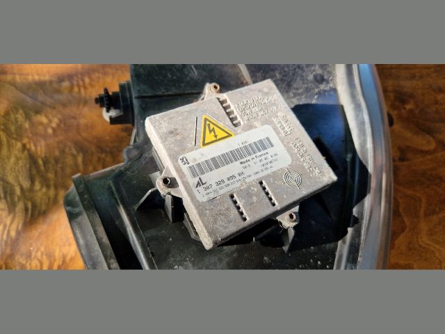 bontott PEUGEOT 407 Bal Xenon Fényszóró