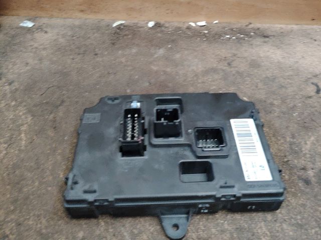 bontott PEUGEOT 407 Biztosítéktábla Csomagtér