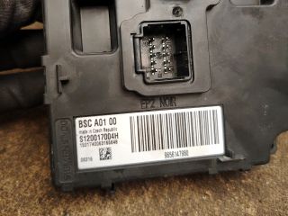 bontott PEUGEOT 407 Biztosítéktábla Csomagtér