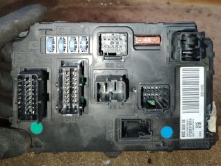 bontott PEUGEOT 407 Biztosítéktábla Csomagtér