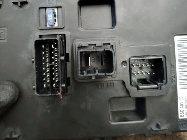 bontott PEUGEOT 407 Biztosítéktábla Csomagtér