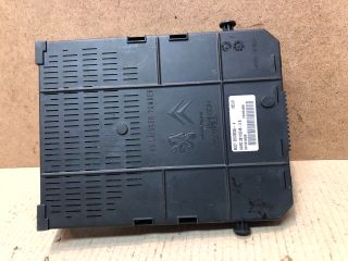 bontott PEUGEOT 407 Biztosítéktábla Utastér