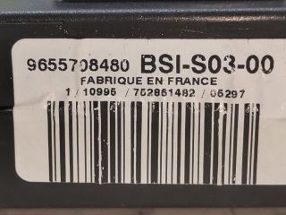 bontott PEUGEOT 407 Biztosítéktábla Utastér