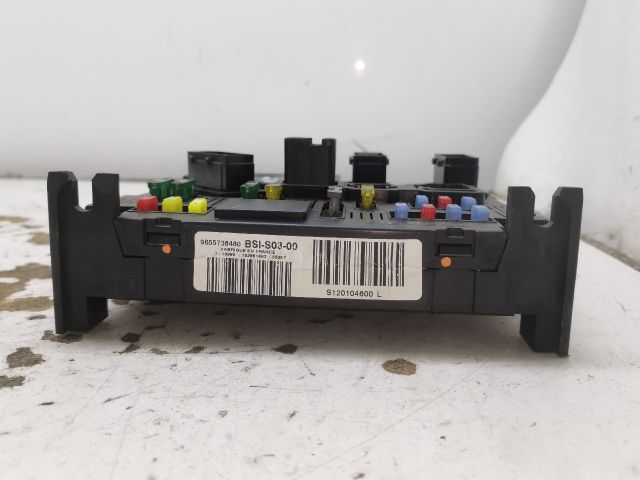 bontott PEUGEOT 407 Biztosítéktábla Utastér