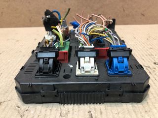 bontott PEUGEOT 407 Biztosítéktábla Utastér