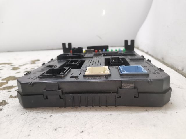 bontott PEUGEOT 407 Biztosítéktábla Utastér