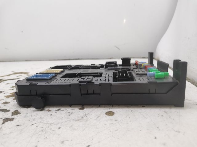 bontott PEUGEOT 407 Biztosítéktábla Utastér