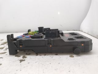 bontott PEUGEOT 407 Biztosítéktábla Utastér