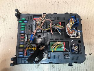 bontott PEUGEOT 407 Biztosítéktábla Utastér