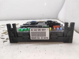 bontott PEUGEOT 407 Biztosítéktábla Utastér