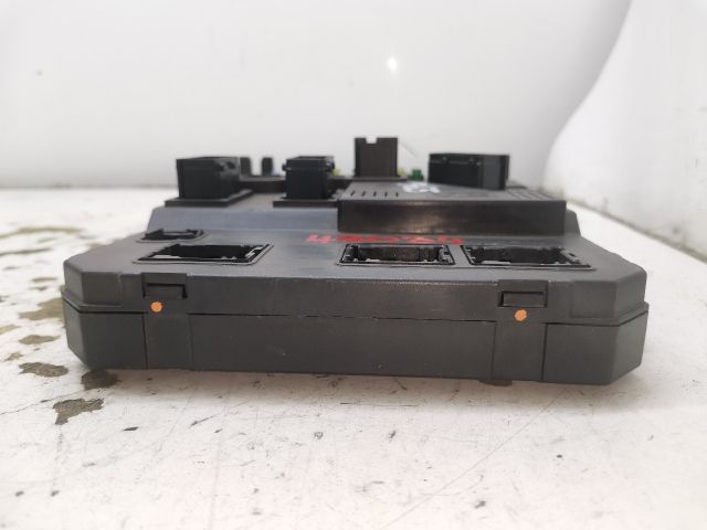 bontott PEUGEOT 407 Biztosítéktábla Utastér