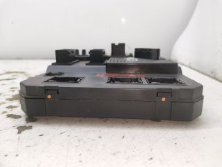 bontott PEUGEOT 407 Biztosítéktábla Utastér