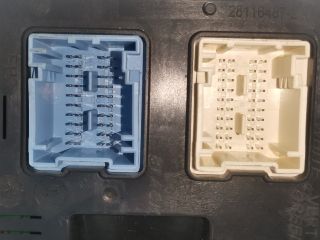 bontott PEUGEOT 407 Biztosítéktábla Utastér