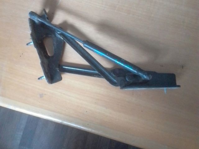 bontott PEUGEOT 407 Csomagtérajtó Bal Zsanér