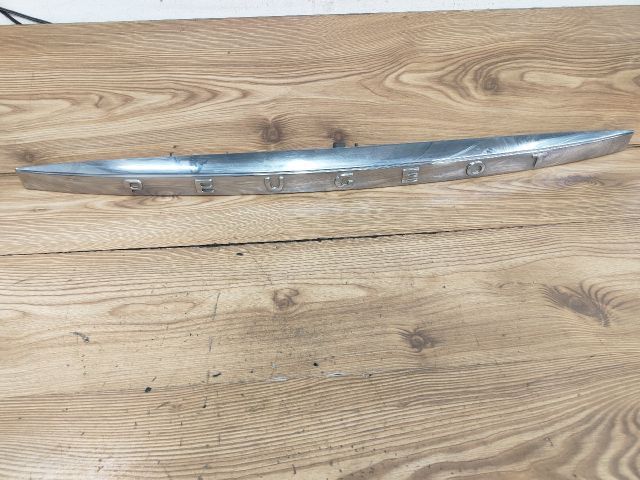 bontott PEUGEOT 407 Csomagtérajtó Díszléc