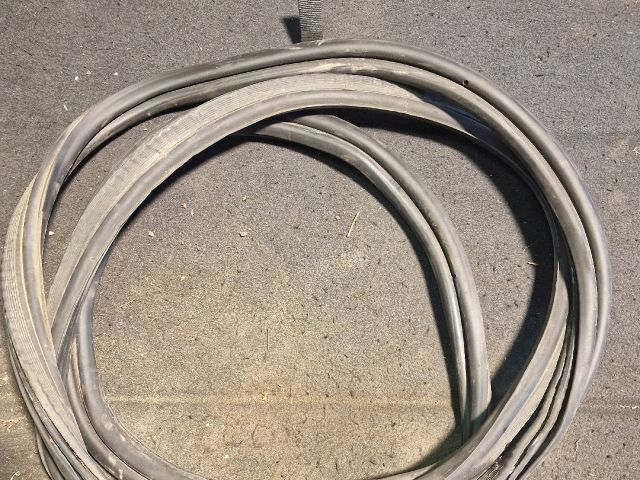 bontott PEUGEOT 407 Csomagtérajtó Gumikéder