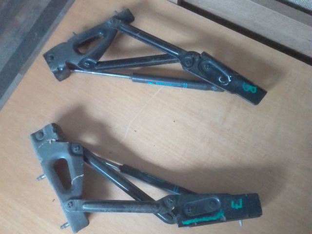 bontott PEUGEOT 407 Csomagtérajtó Jobb Zsanér