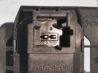 bontott PEUGEOT 407 Csomagtérajtó Kapcsoló