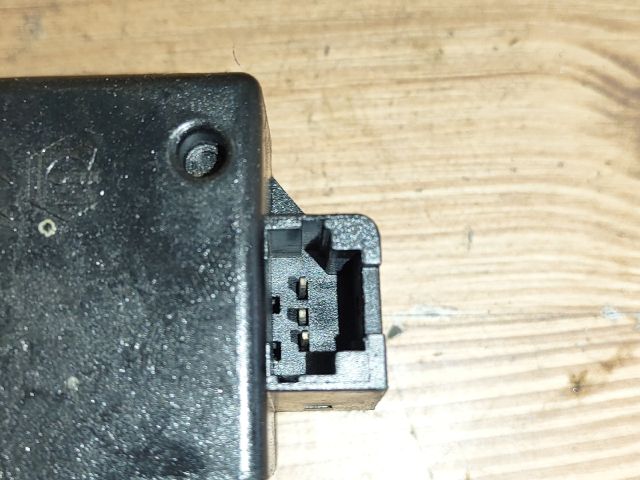 bontott PEUGEOT 407 Csomagtérajtó Zárszerkezet