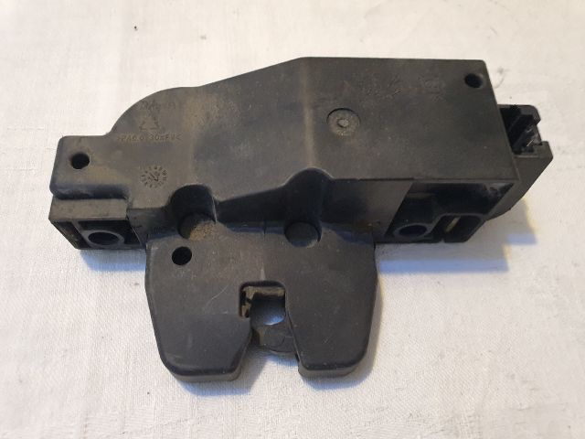 bontott PEUGEOT 407 Csomagtérajtó Zárszerkezet