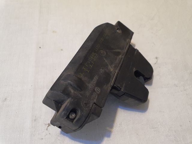 bontott PEUGEOT 407 Csomagtérajtó Zárszerkezet