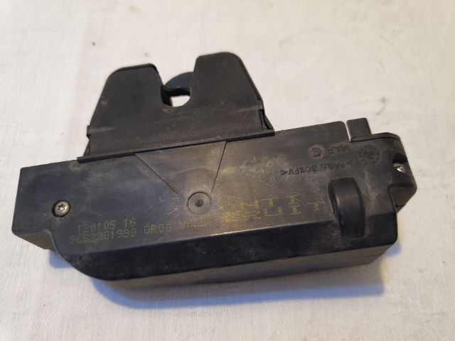 bontott PEUGEOT 407 Csomagtérajtó Zárszerkezet