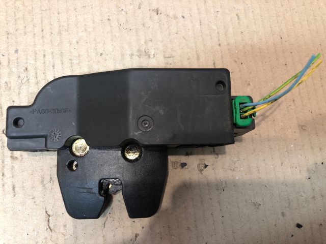 bontott PEUGEOT 407 Csomagtérajtó Zárszerkezet