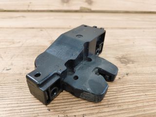 bontott PEUGEOT 407 Csomagtérajtó Zárszerkezet