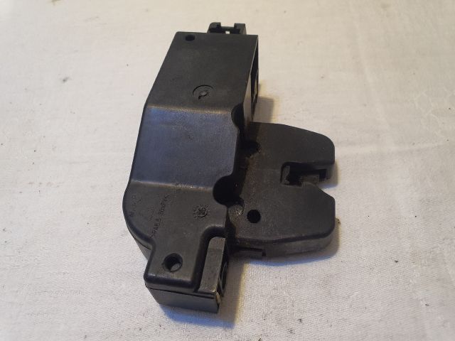 bontott PEUGEOT 407 Csomagtérajtó Zárszerkezet