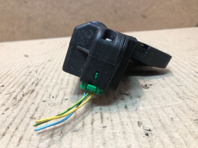 bontott PEUGEOT 407 Csomagtérajtó Zárszerkezet