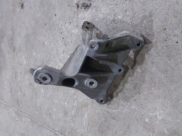 bontott PEUGEOT 407 EGR / AGR Hűtőtartó