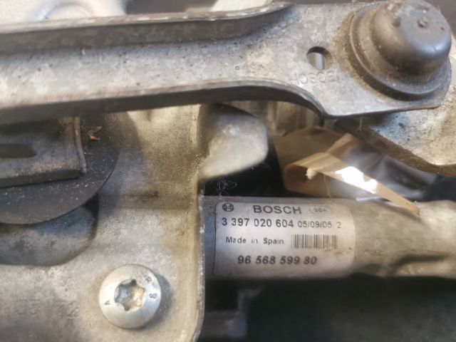 bontott PEUGEOT 407 Első Ablaktörlő Motor