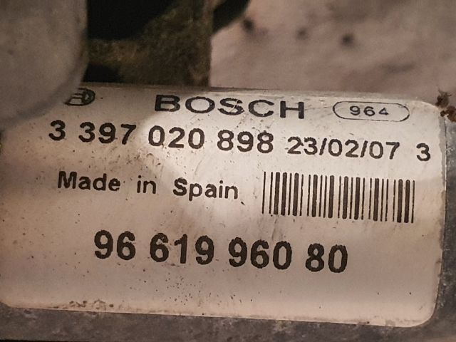 bontott PEUGEOT 407 Első Ablaktörlő Szerkezet Motorral