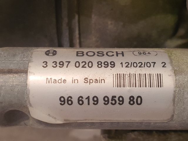 bontott PEUGEOT 407 Első Ablaktörlő Szerkezet Motorral