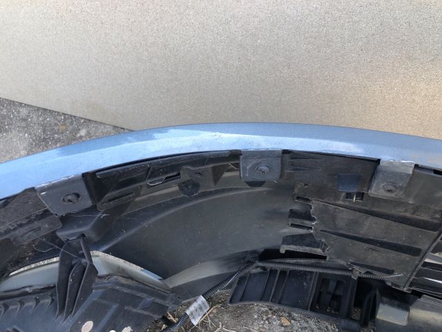 bontott PEUGEOT 407 Első Lökhárító (Részeivel)