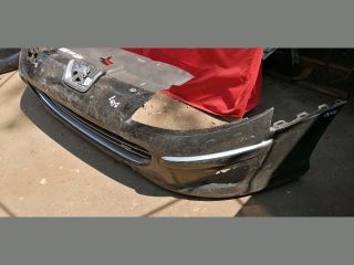 bontott PEUGEOT 407 Első Lökhárító (Részeivel)