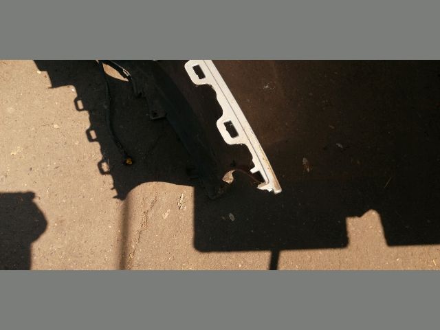 bontott PEUGEOT 407 Első Lökhárító (Részeivel)