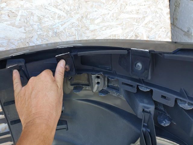 bontott PEUGEOT 407 Első Lökhárító (Részeivel)