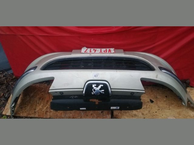 bontott PEUGEOT 407 Első Lökhárító (Részeivel)