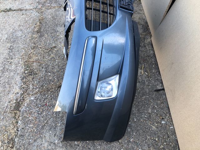 bontott PEUGEOT 407 Első Lökhárító (Részeivel)