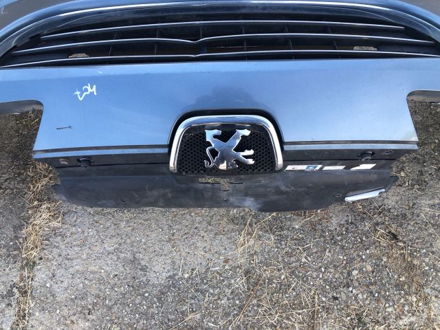 bontott PEUGEOT 407 Első Lökhárító (Részeivel)