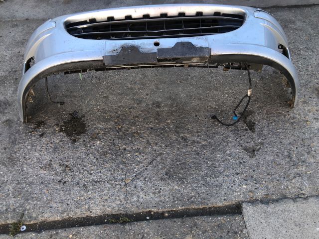 bontott PEUGEOT 407 Első Lökhárító (Részeivel)