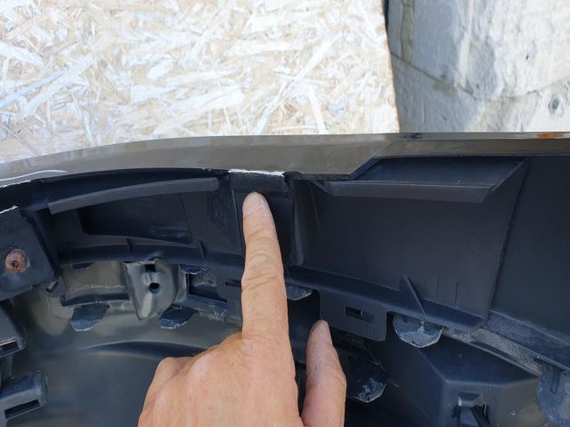 bontott PEUGEOT 407 Első Lökhárító (Részeivel)