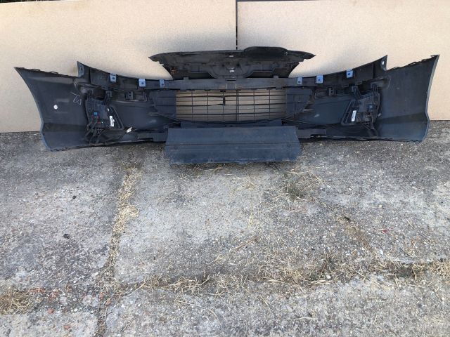 bontott PEUGEOT 407 Első Lökhárító (Részeivel)