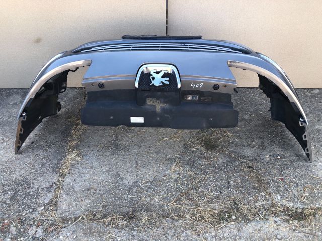 bontott PEUGEOT 407 Első Lökhárító (Részeivel)
