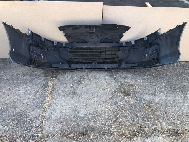 bontott PEUGEOT 407 Első Lökhárító (Részeivel)